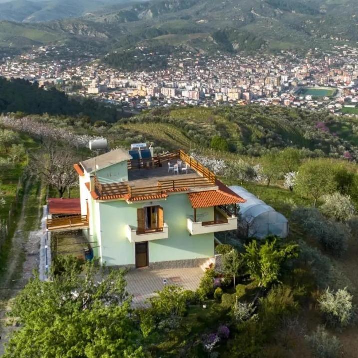 Vila Dean Berat Exteriör bild